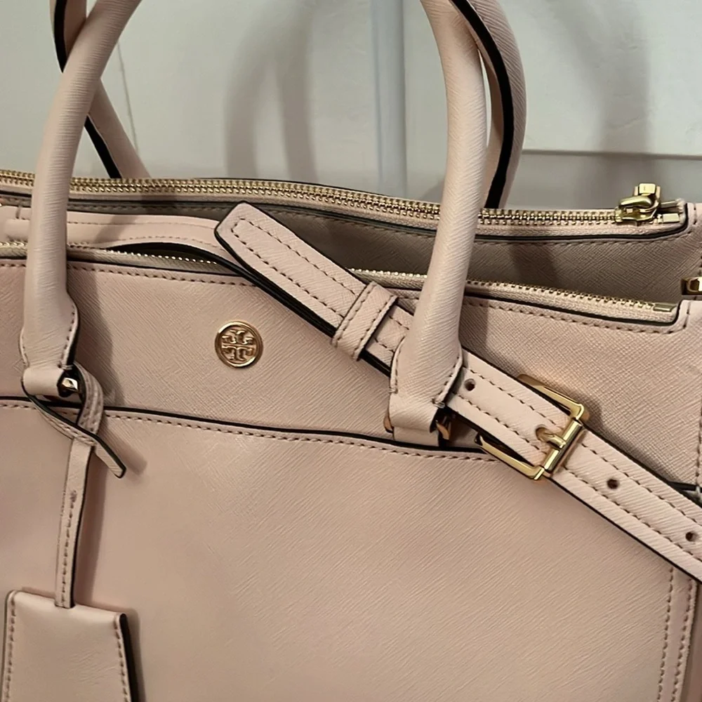 NWOT Tory Burch Saffiano Leather Pink Robinson double zip tote bag